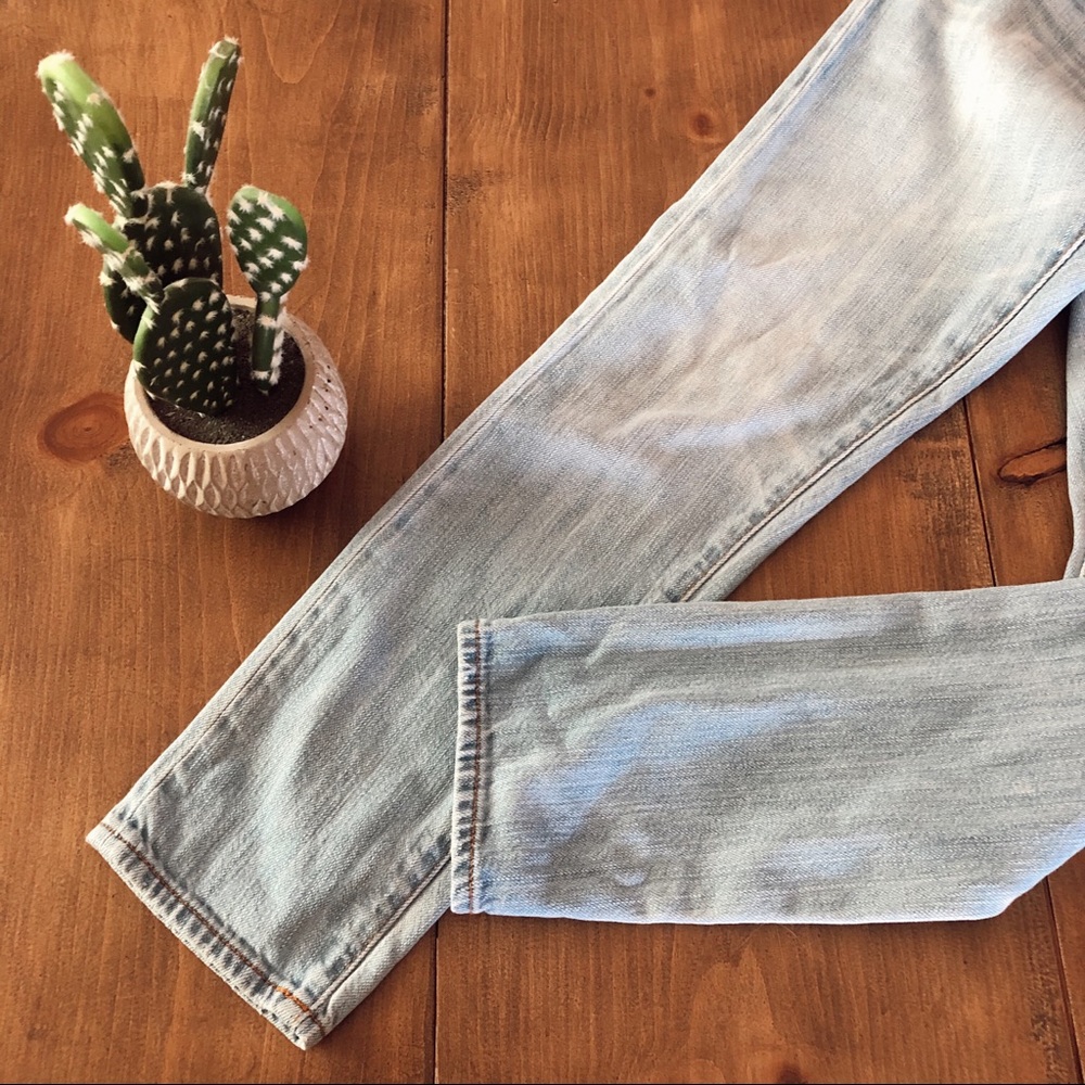 Lucky Brand Light Blue Boyfriend Jeans - Picture 5 of 5